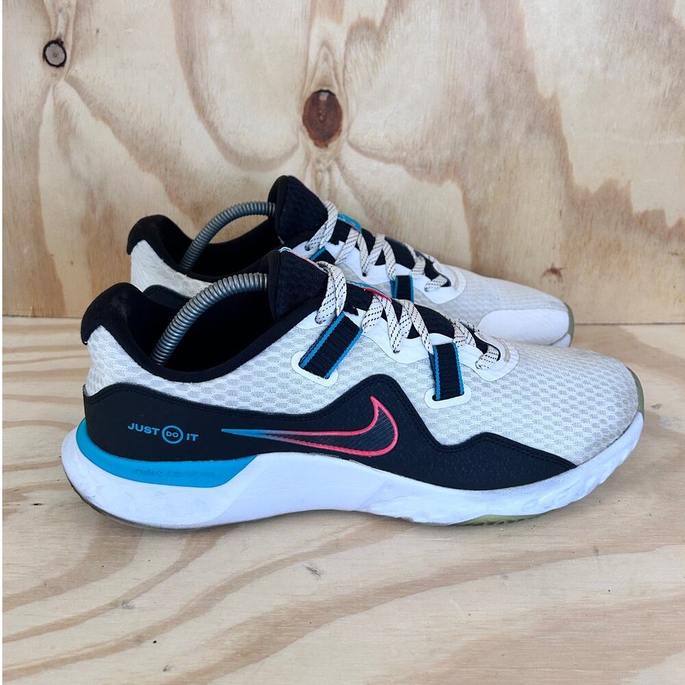 Nike - Renew Retaliation TR2 -Running Shoes -White/Black -Men's -11 - CK5074-101